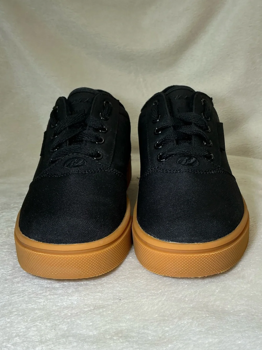 Heelys Pro 20 Black Canvas Skate Sneakers youth Size 3